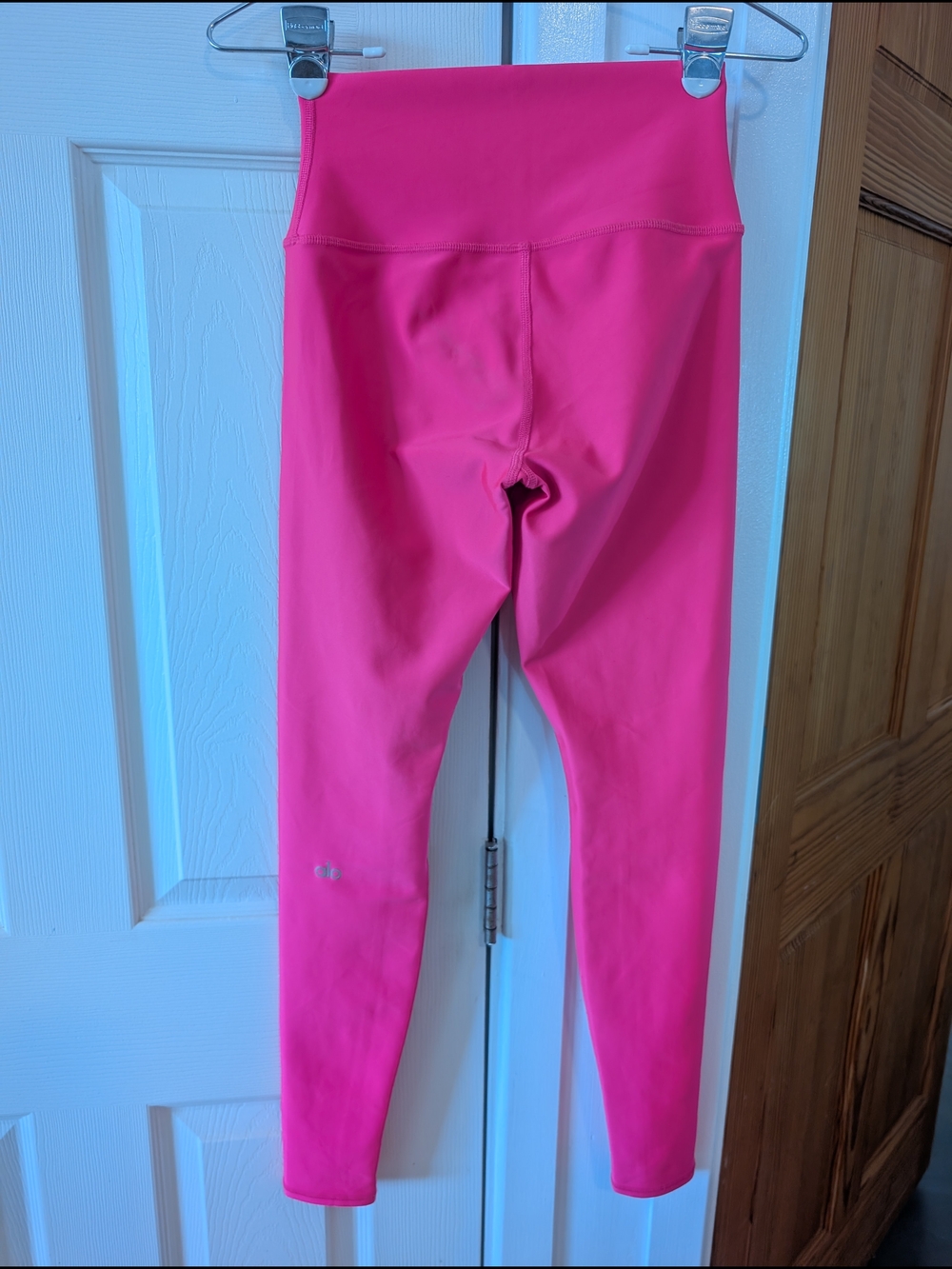 ALO Yoga Shocking Pink High-Waist Airlift Leggings Small